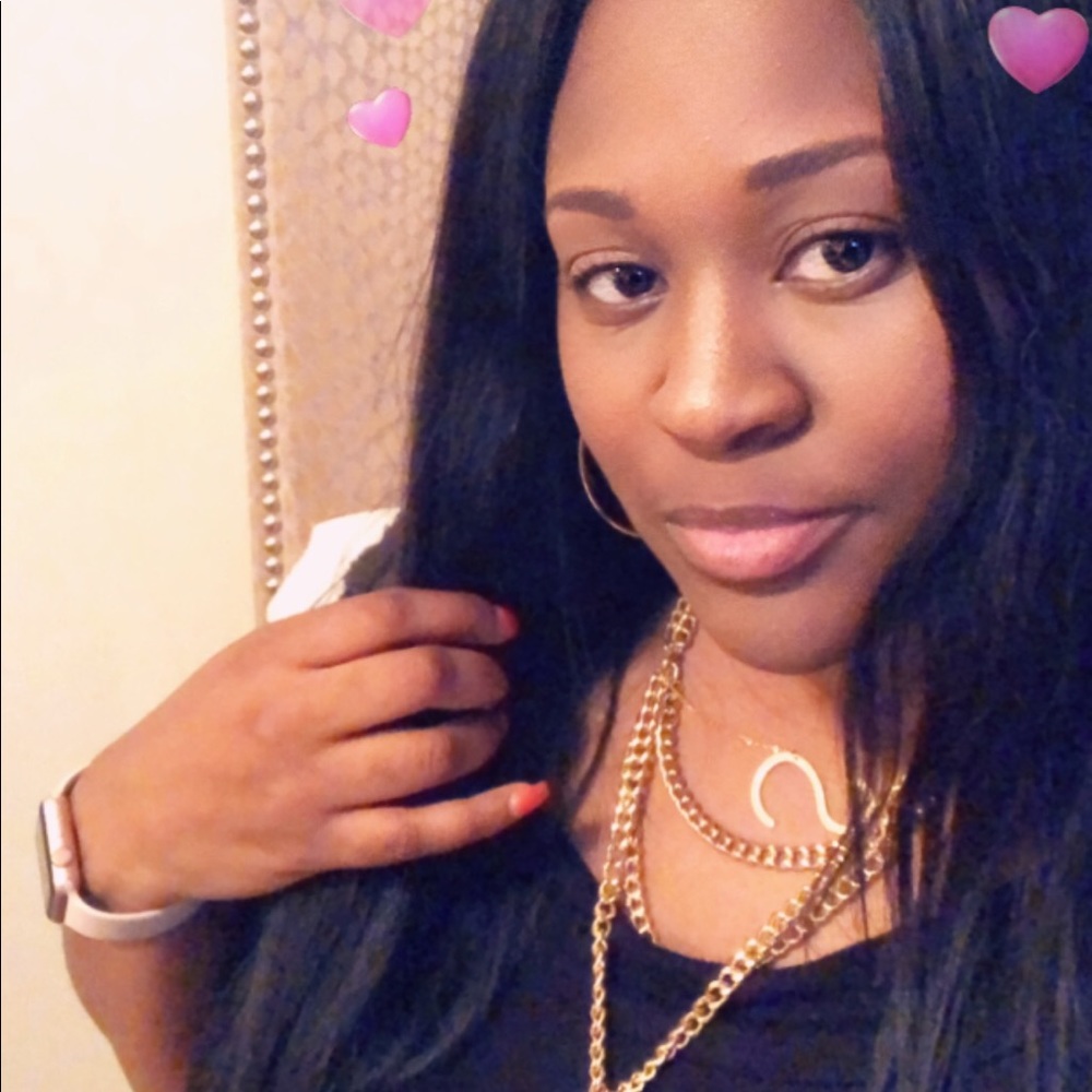 Meet your Posher, Sandrika